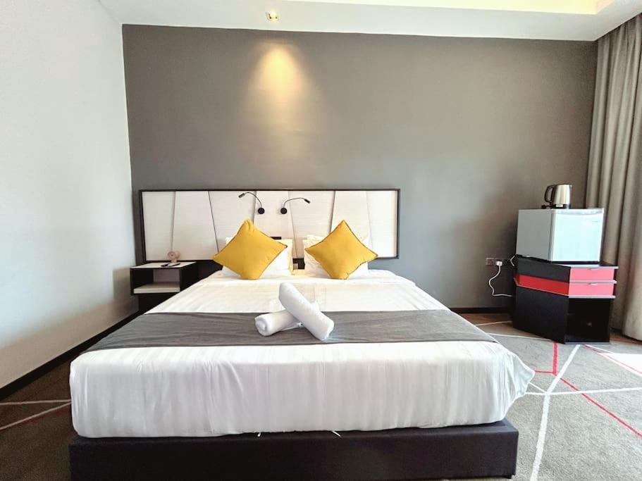 M101 Klcc Kl City King Suites By Livin Kuala Lumpur Exterior photo