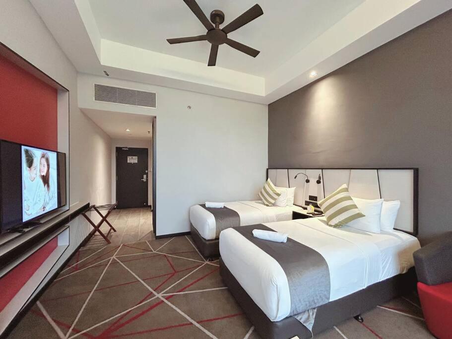 M101 Klcc Kl City King Suites By Livin Kuala Lumpur Exterior photo