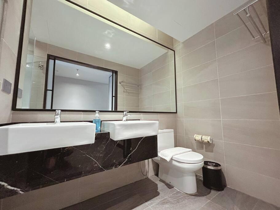 M101 Klcc Kl City King Suites By Livin Kuala Lumpur Exterior photo